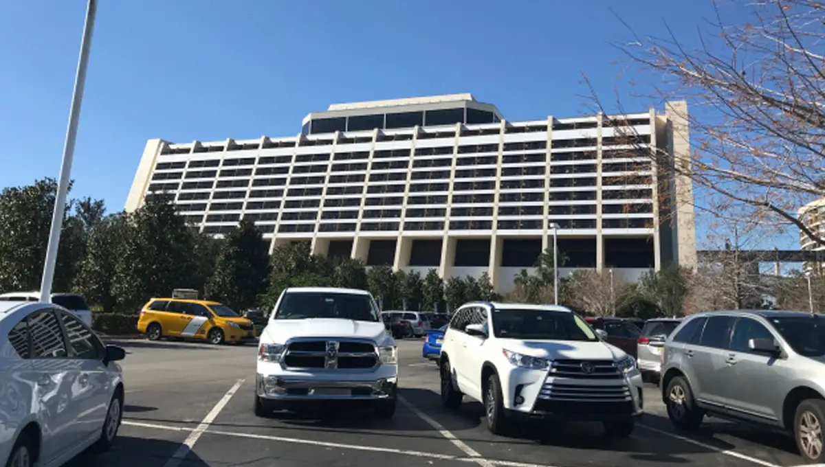 Estacionamiento del hotel Disney