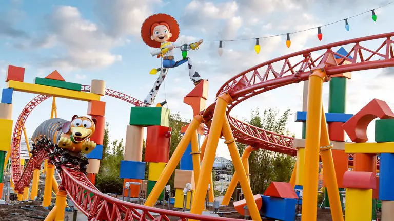Slinky Dog Dash Partiu Disney Parks