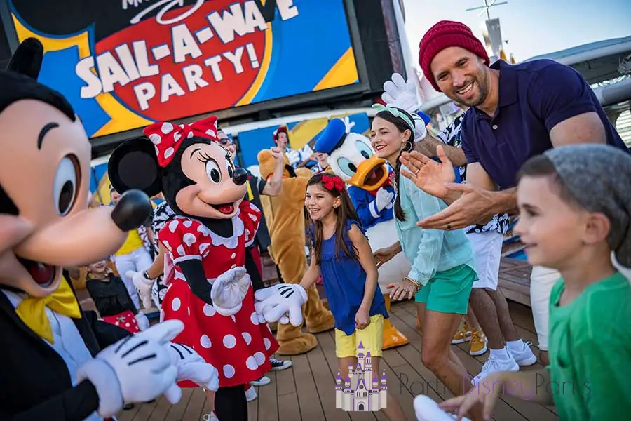 Mickeys Sail-a-Wave-Party