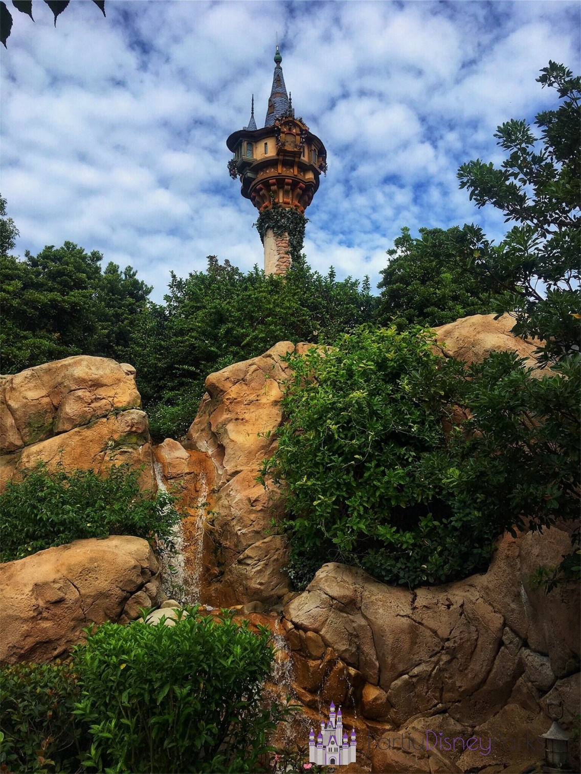 torre del reino mágico enredado de rapunzel