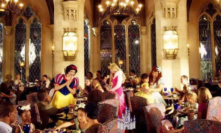 Restaurant-Aschenputtel-Royal-Tisch-Disney-Welt