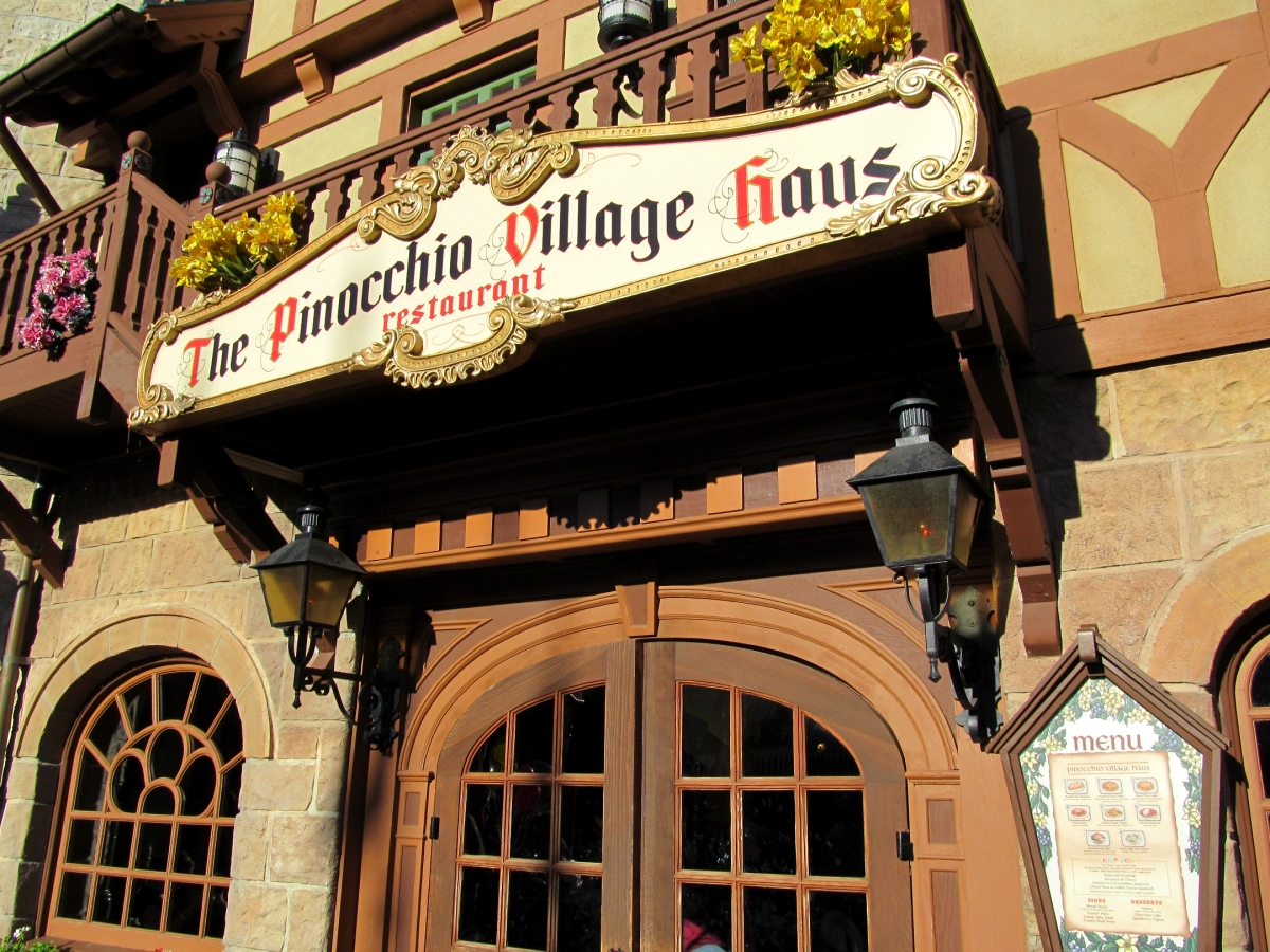 Entrada do Pinocchio Village Haus - Restaurante no Magic Kingdom