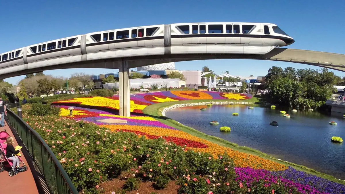 Monorail à Epcot de Disney