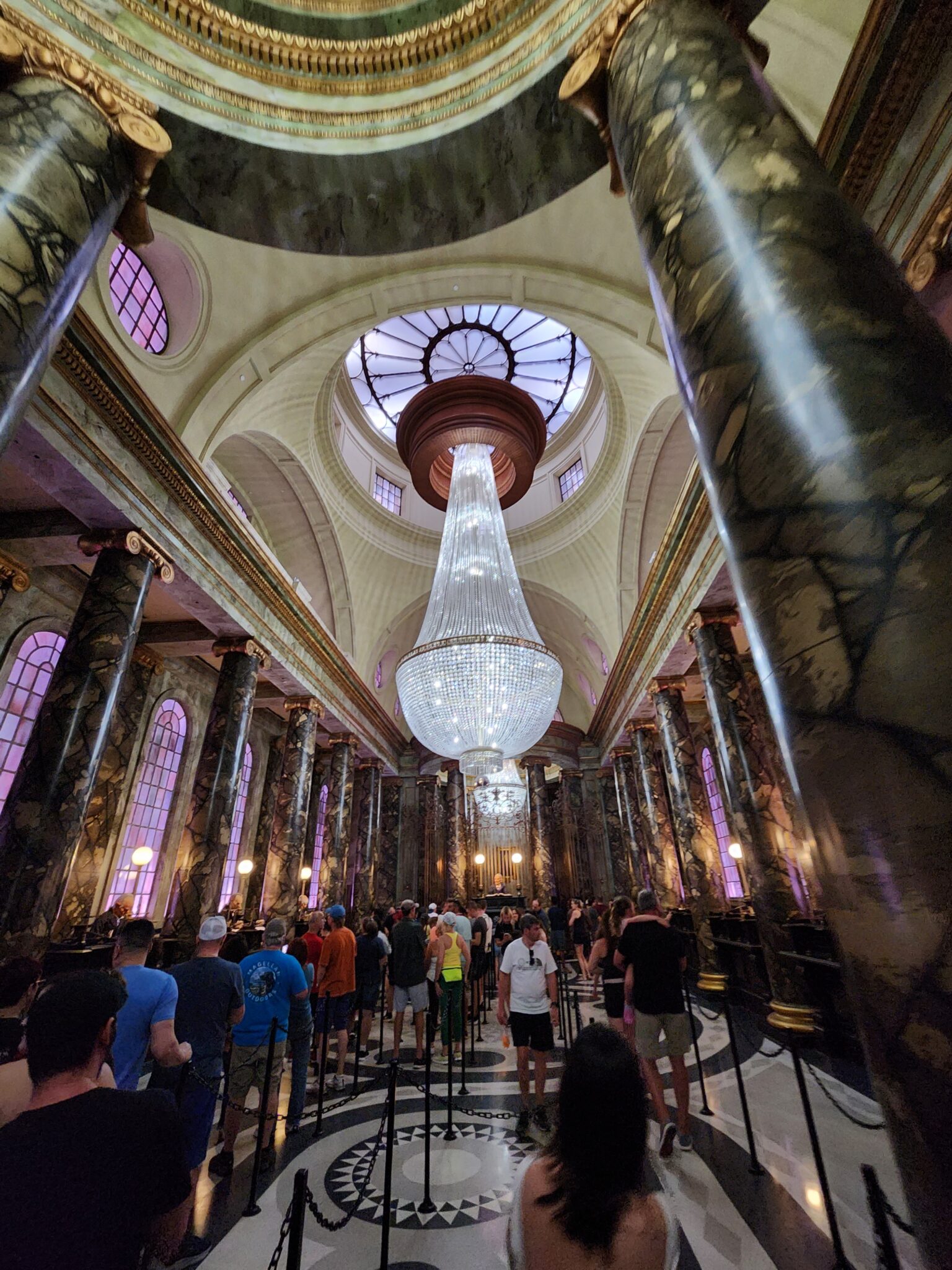 Harry Potter and The Escape from Gringotts Attraction Queue