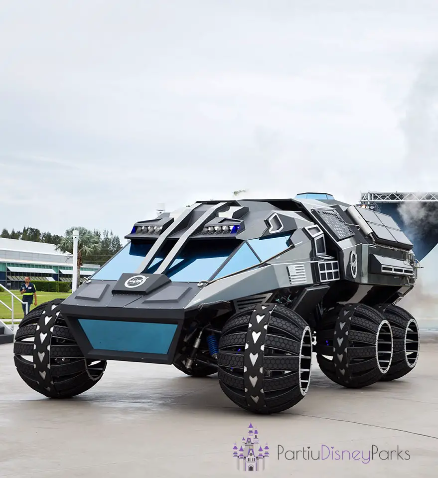Entdecken Sie den Mars Rover Vehicle Navigator®, ein Fahrzeug, das durch den Boden des Mars fährt