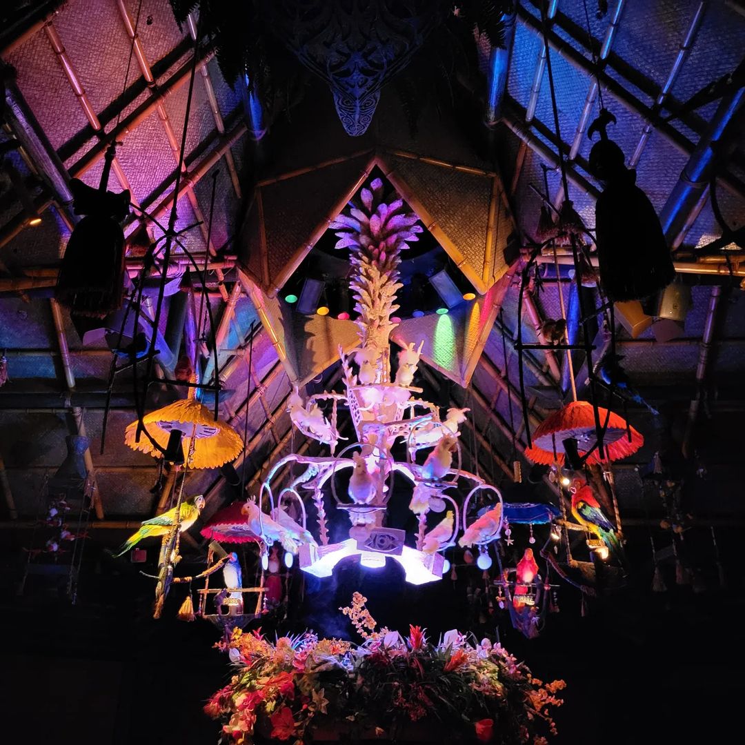 Chambre Tiki enchantée - Attraction classique de Disney