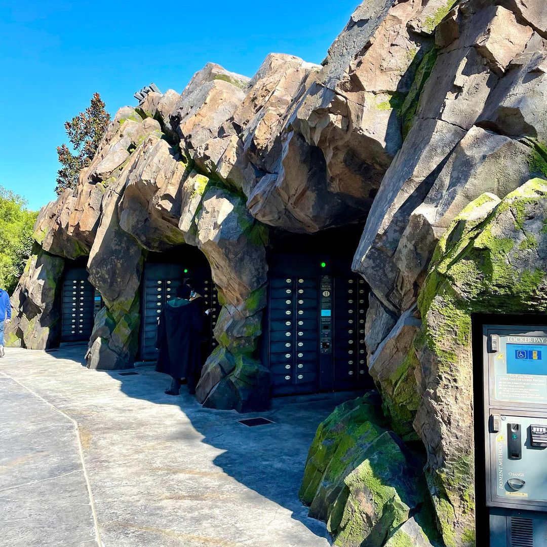 Harry Potter and the Forbidden Journey Lockers