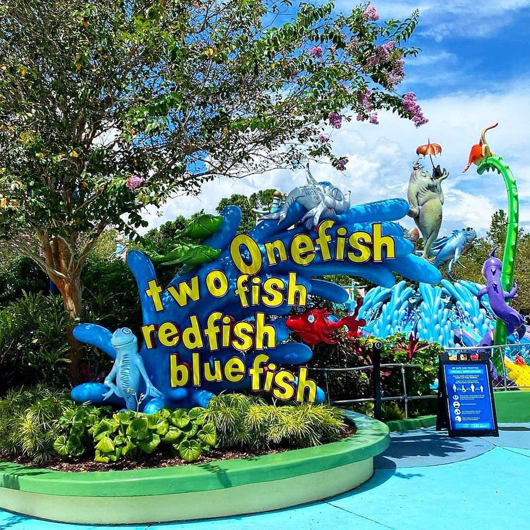 Ein Fisch, zwei Fische, roter Fisch, blauer Fisch – Attraktion „Inseln der Abenteuer“.