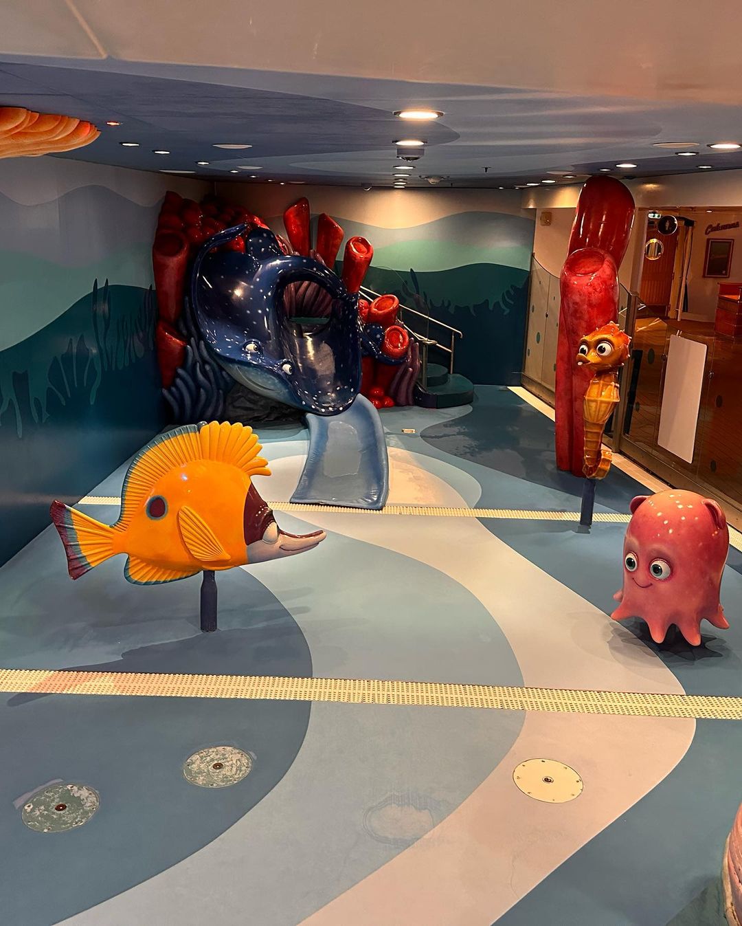 Parque Molhado Infantil no Disney Dream - Disney Cruise Line
