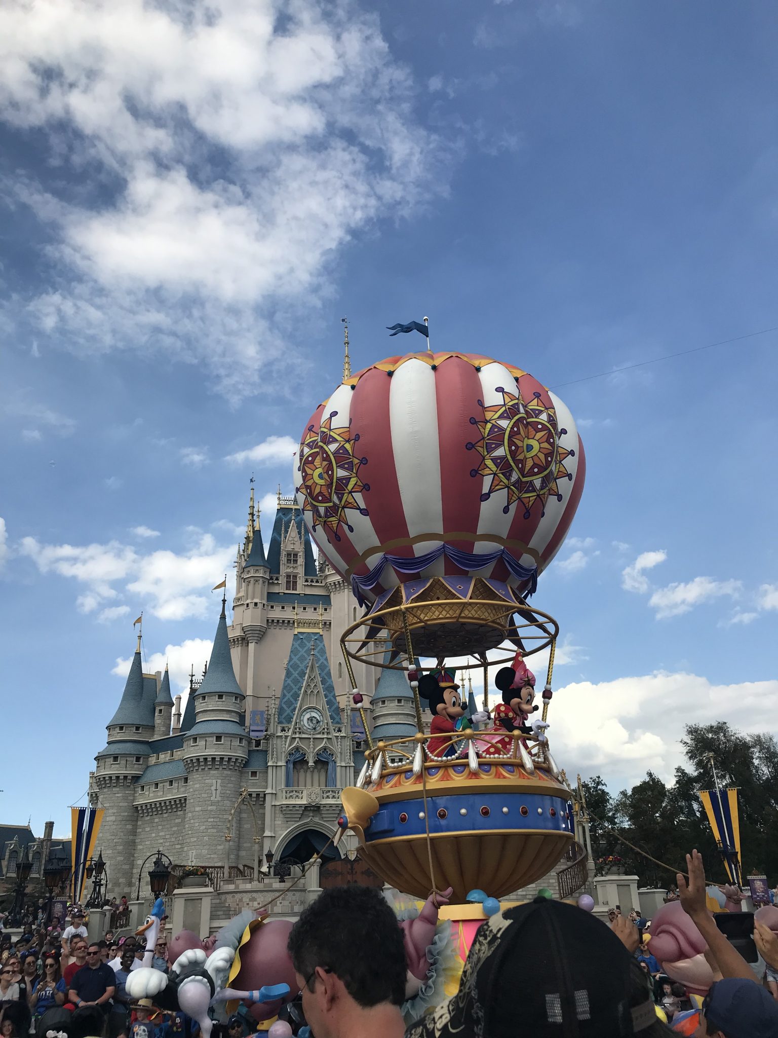Mickey e Minnie no Balão no Disney Festival of Fantasy Parade. Foto: Divulgação/Fernanda De Rosa