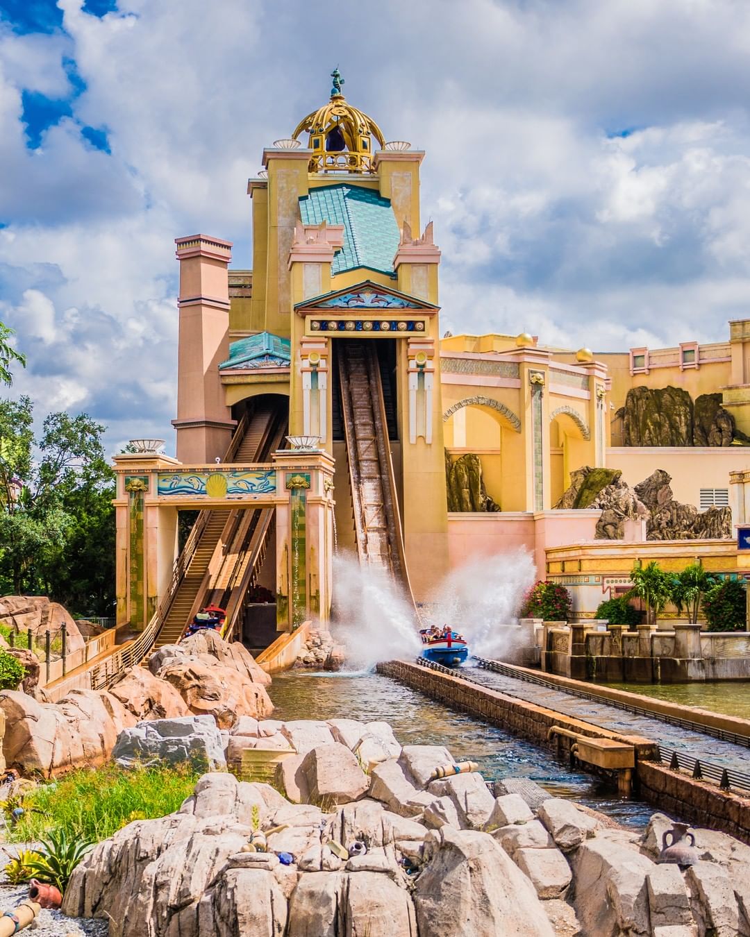 Journey to Atlantis - Attraction That Waters at SeaWorld Orlando