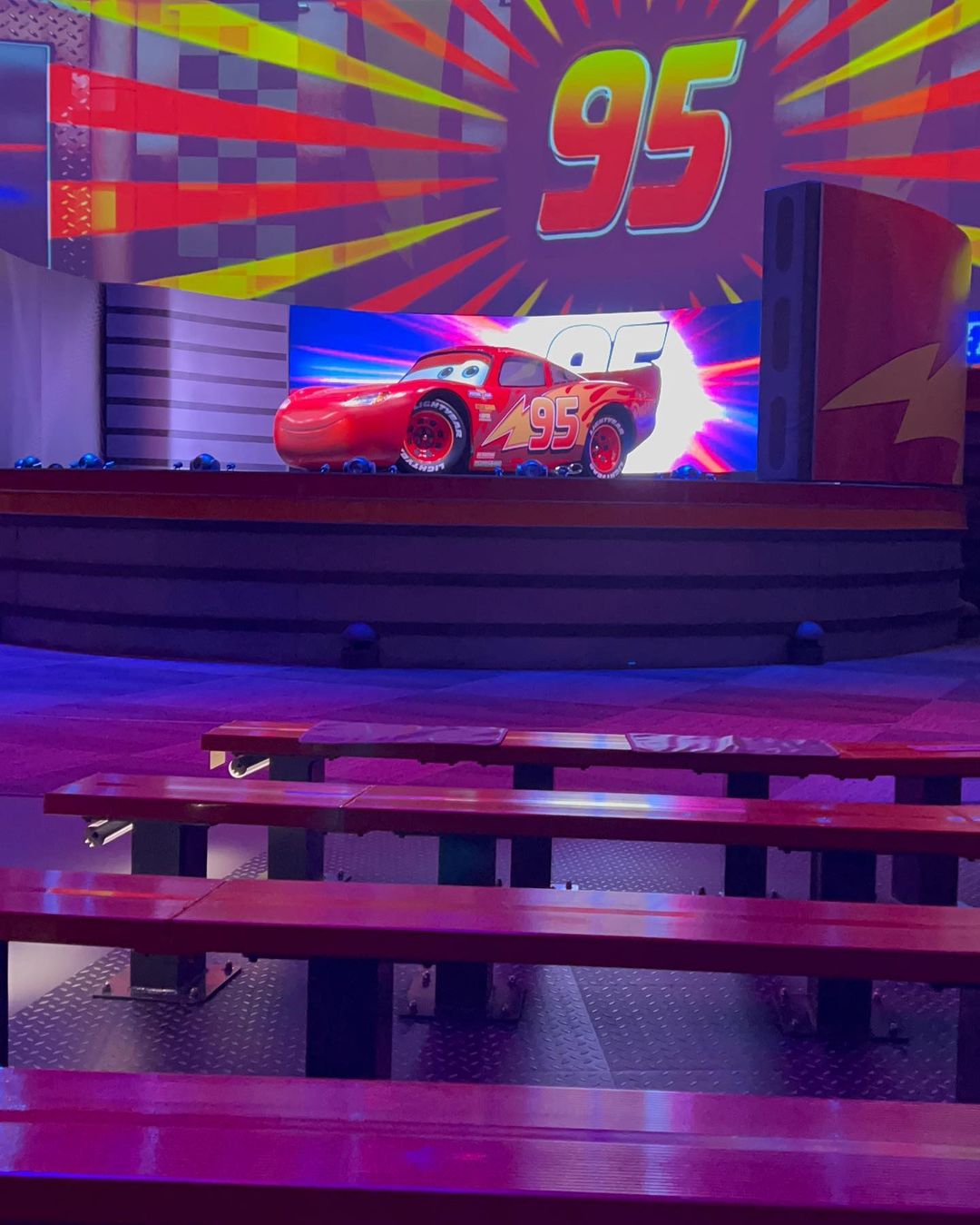 Lightning McQueen's Racing Academy no Hollywood