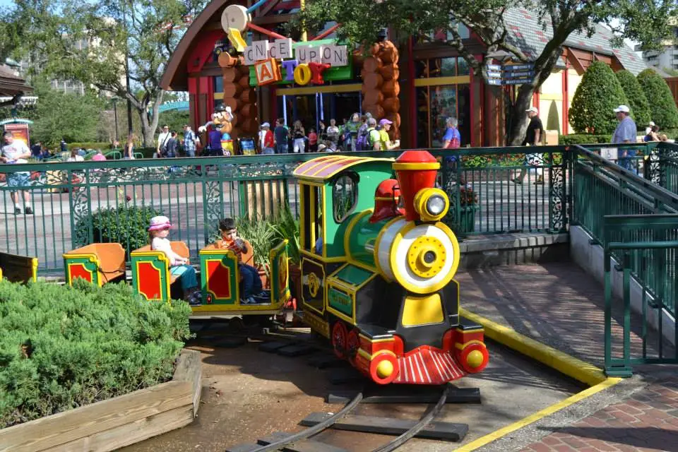 Tren exprés Marketplace - Disney Springs