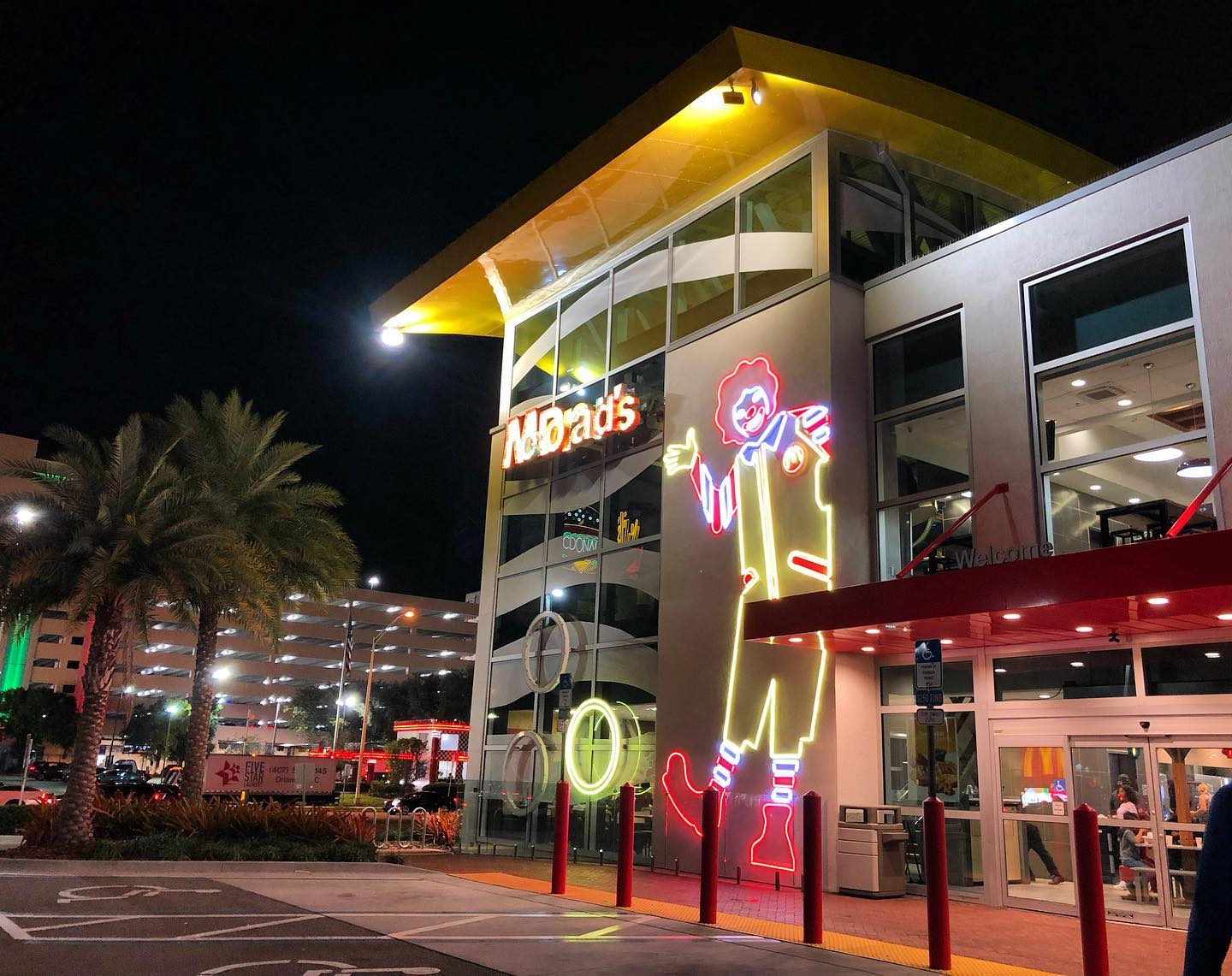 El McDonald's más grande de Orlando
