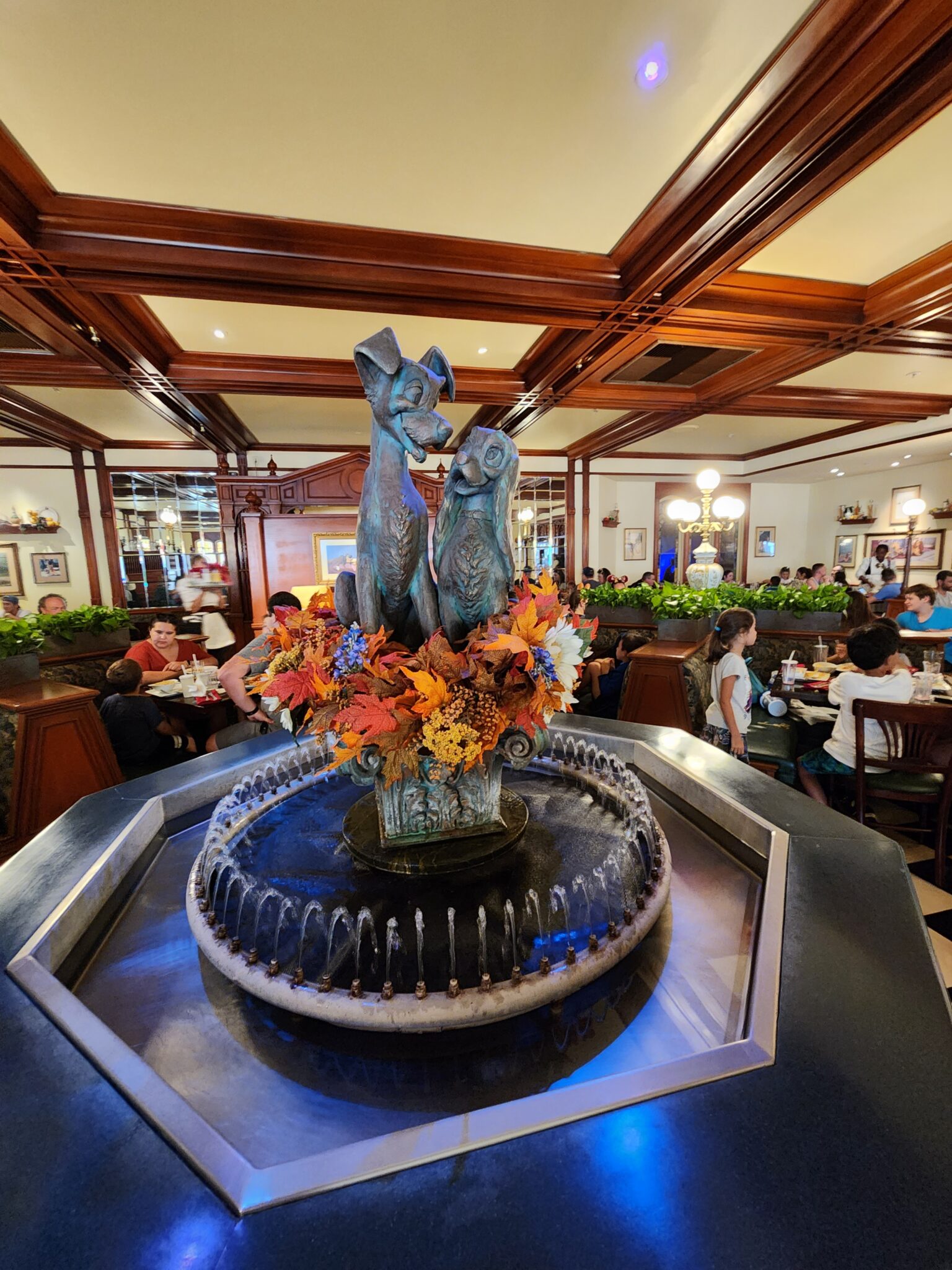 Tony's Town Square Restaurant - Table Service at MK