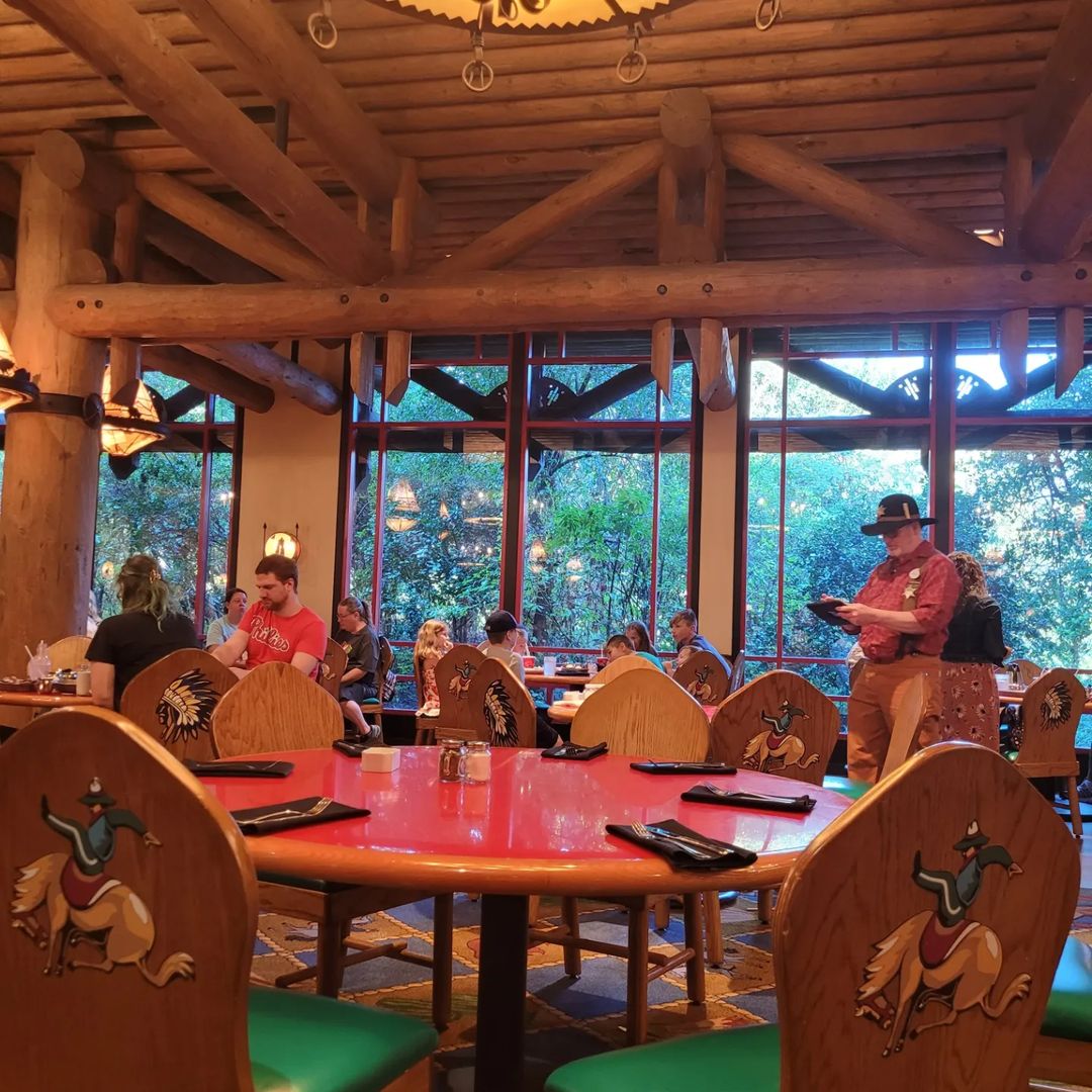 Whispering Canyon - Restaurante con servicio de mesa en Disney's Wilderness Lodge