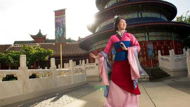 Encontro com Mulan no Pavilhão da China no Epcot