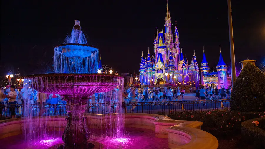 Disney con la iluminación del 50 aniversario de Disney