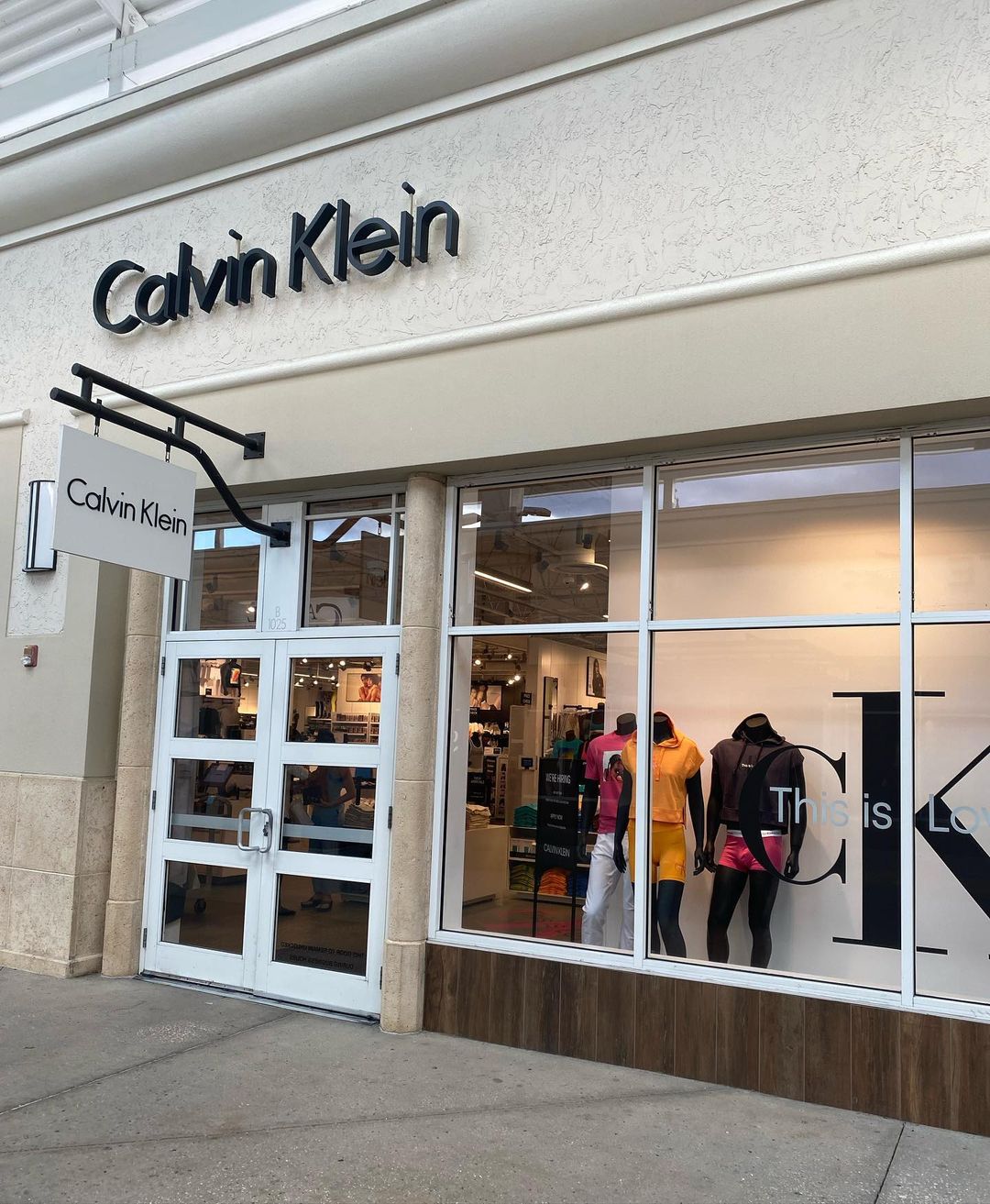 Calvin Klein - Loja do Premium Outlet Vineland