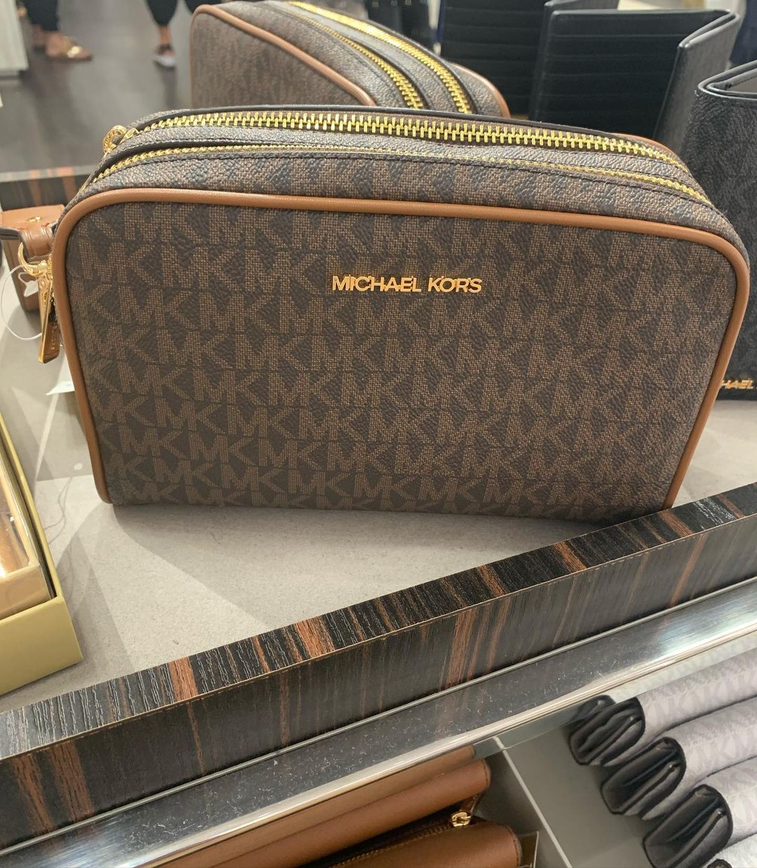 Michael Kors Outlet - Boutique de sacs et d'accessoires à Orlando Premium Outlets