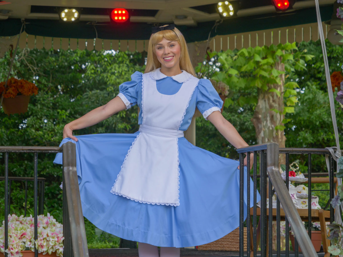Alice Character Encounter bei Epcot