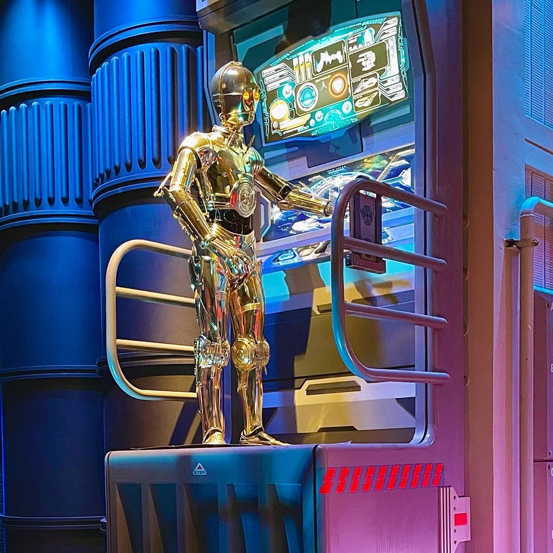 Star Tours The Adventures Continue - Hollywood Studios Attraction
