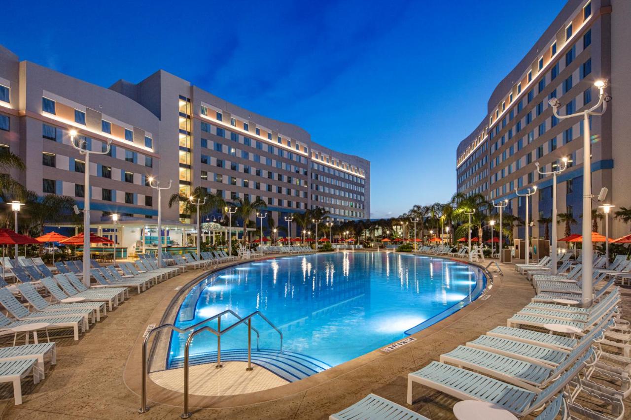 Universal’s Endless Summer Resort – Surfside Inn & Suites