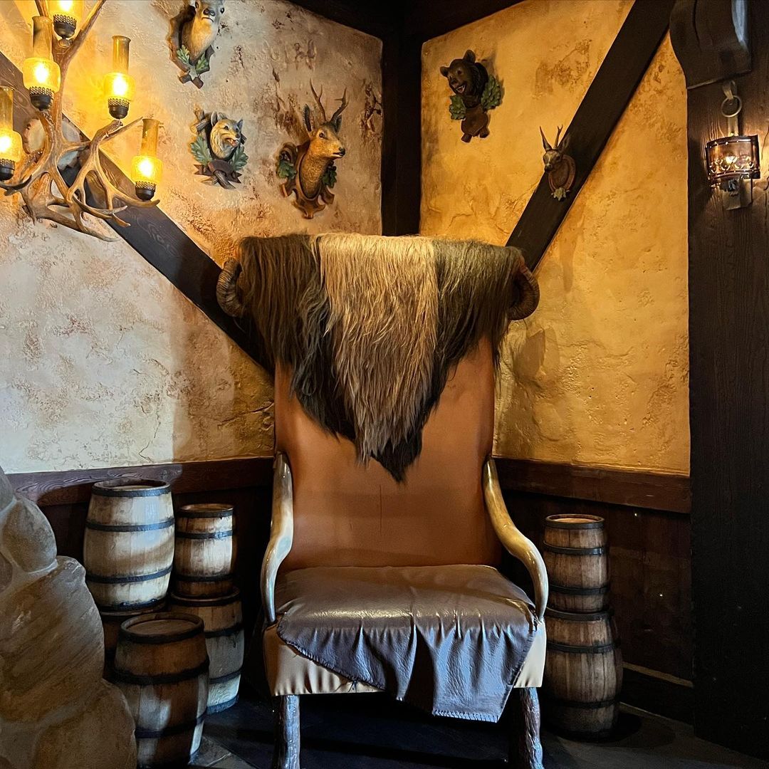 Decoração do Gaston's Tavern - Restaurante do Magic Kingdom