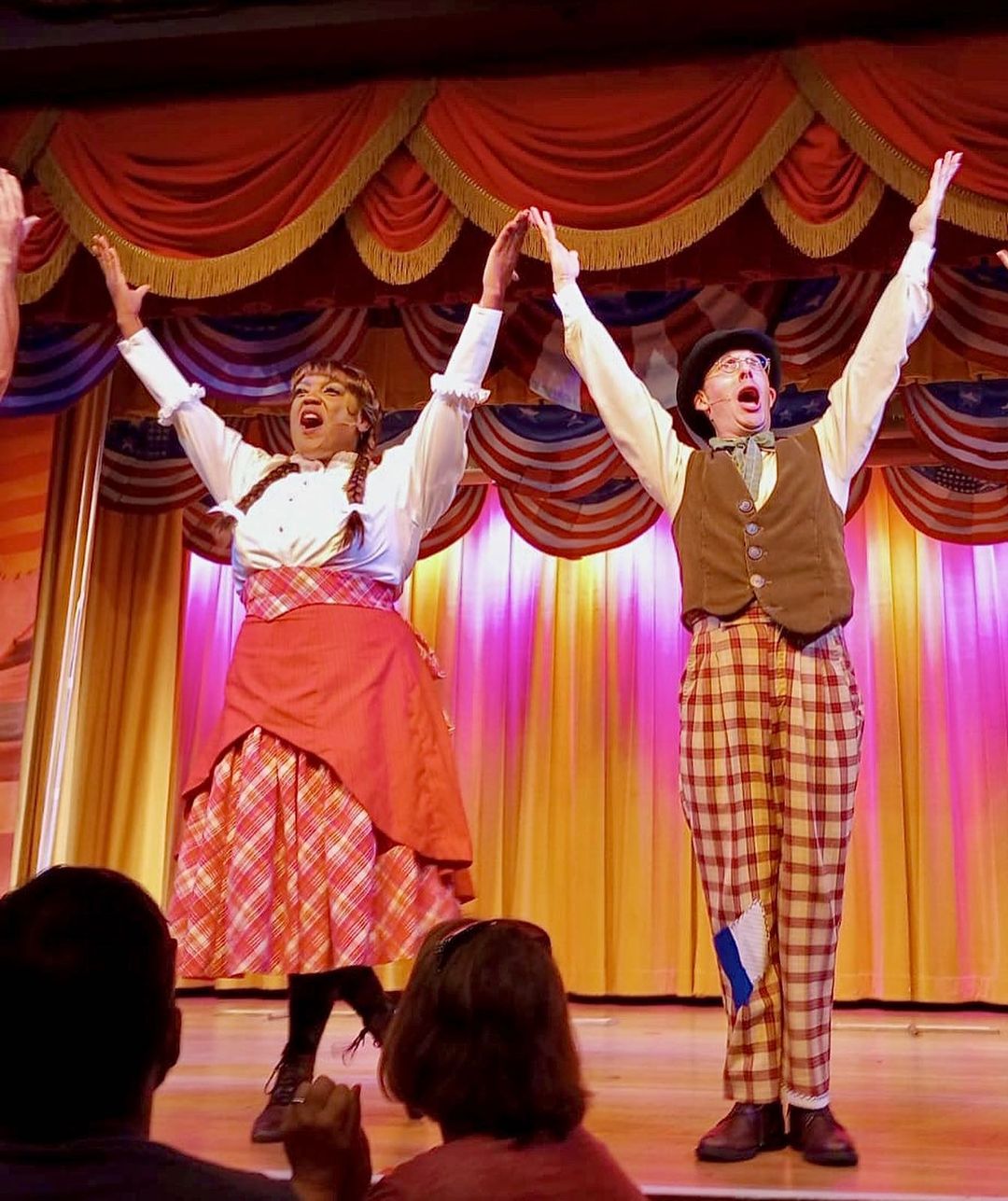 Hoop-Dee-Doo Musical Revue - Refeição e Show na Disney (Fort Wilderness)