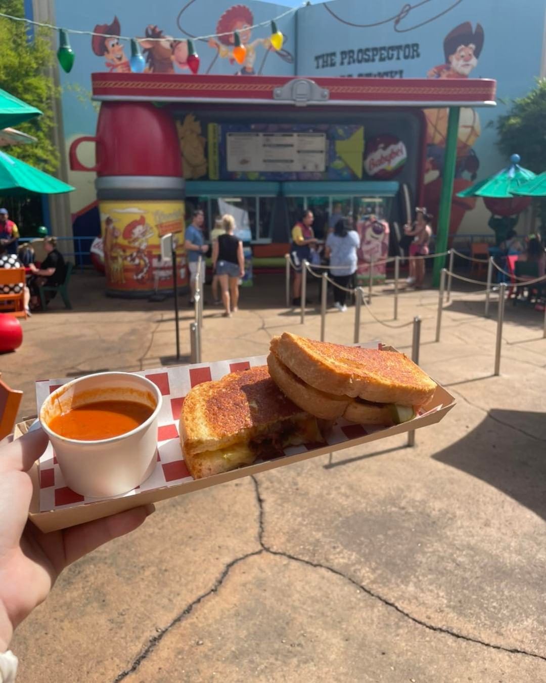 Woody's Lunch Box - Toy Story Land Restaurant in den Hollywood Studios