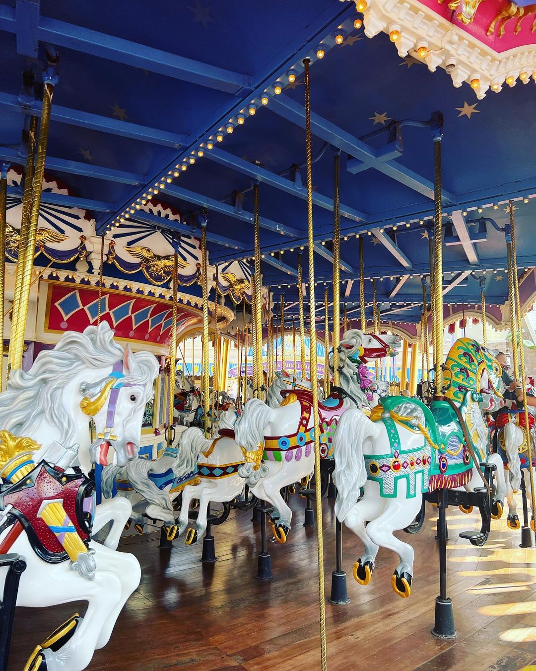 Prince Charming Regal Carrousel - Atração do Magic Kingdom