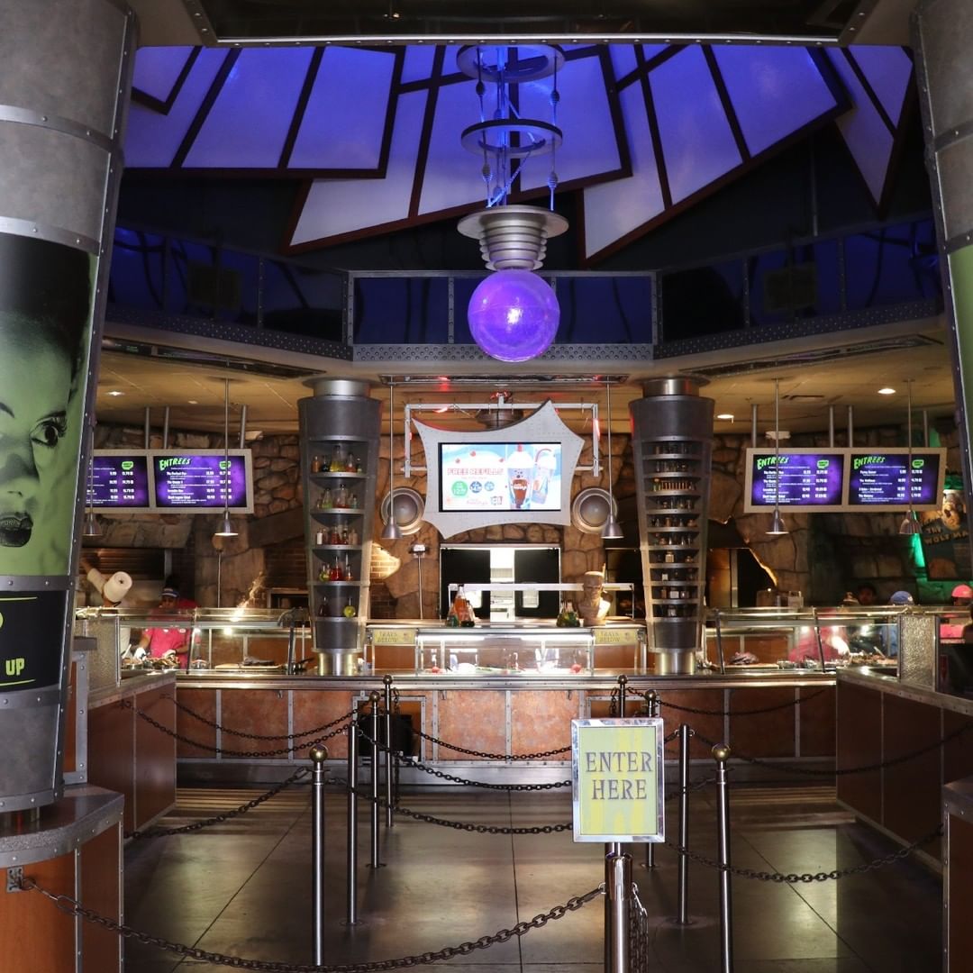 Classic Monsters Cafe - Decoração Incrível na Universal Studios