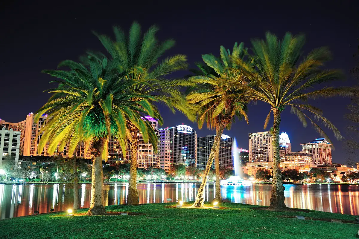 Cidade de Orlando durante a noite
