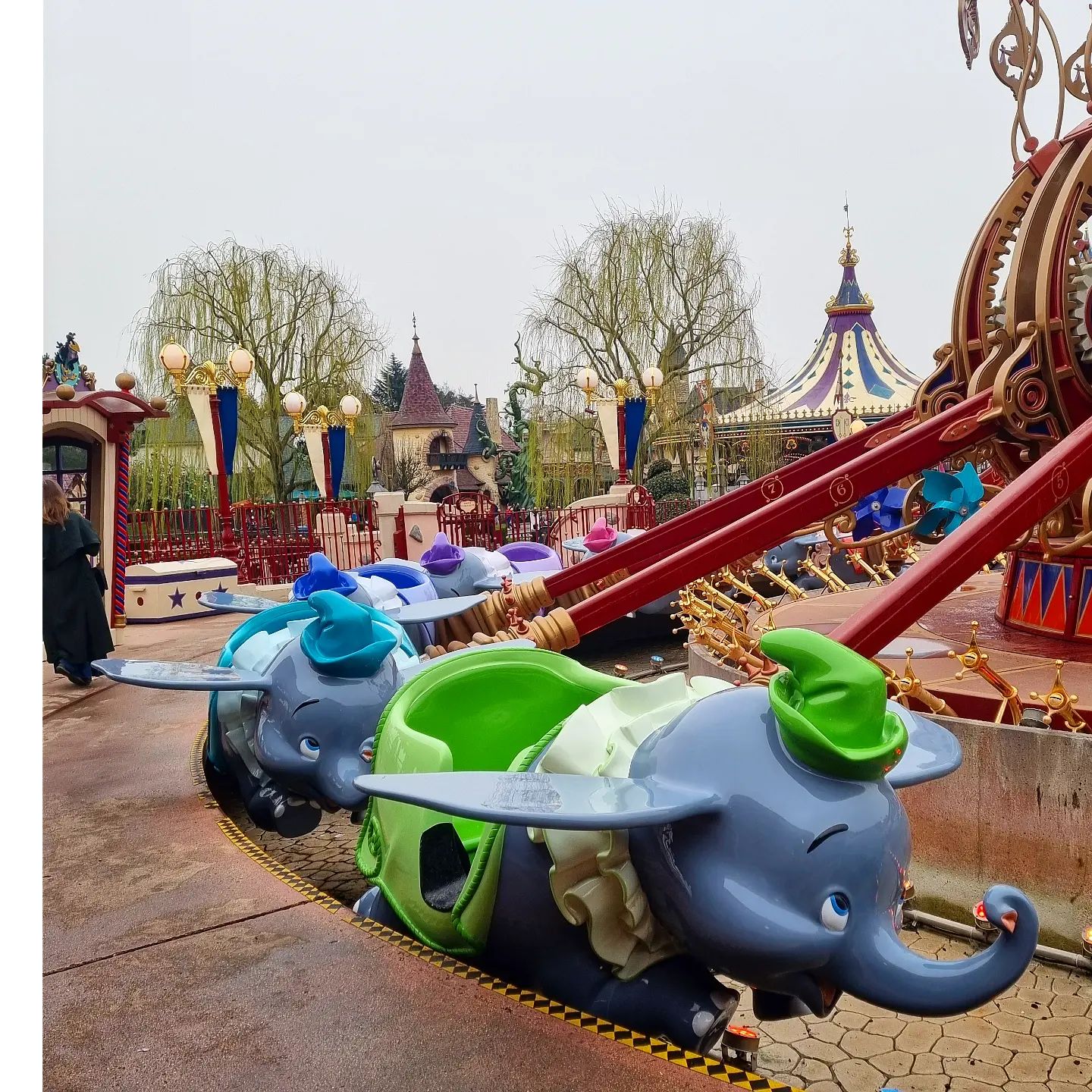 Dumbo l'attraction de l'éléphant volant au Magic Kingdom