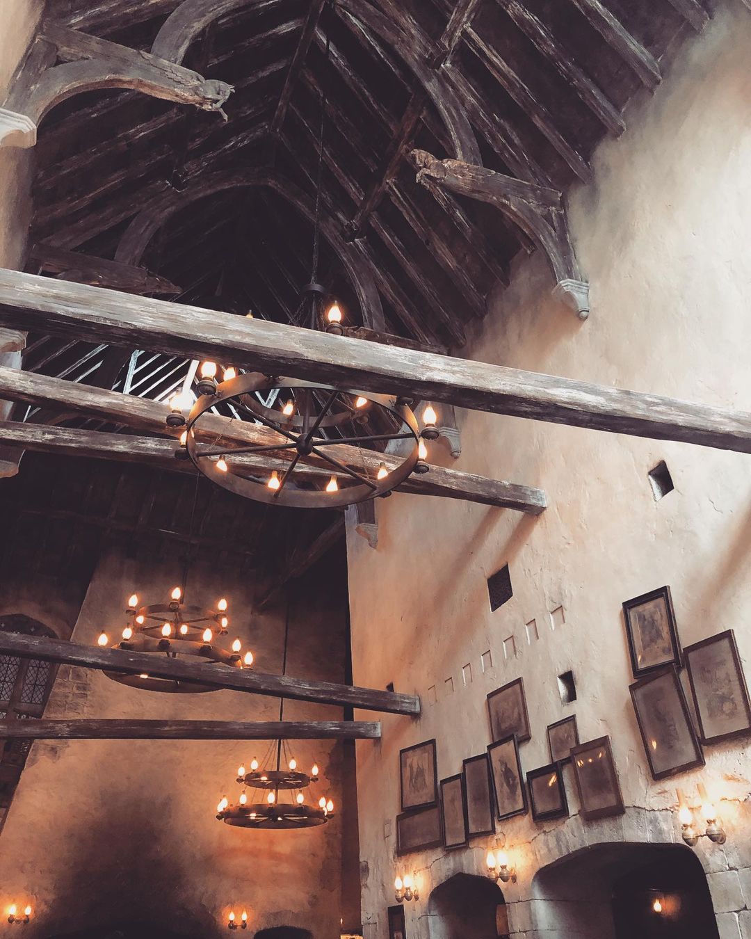 Decor do Leaky Cauldron - Restaurante do Harry Potter na Universal Studios